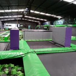 Flip Out León – Parque de Trampolines y Fiestas Infantiles