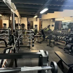 Gimnasio AM Bodybuilding and Fitness Center