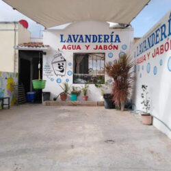 LAVANDERIA AGUA Y JABÒN