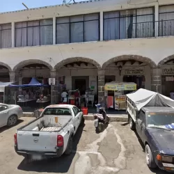 Cajón de ropa y mercería "El Trébol"