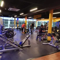 Gimnasio Smart Fit - León Poliforum