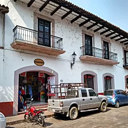 PARISINA VALLE DE BRAVO