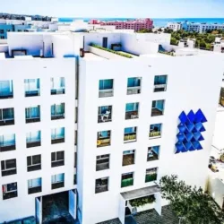 Modern 2-bedroom apartment in amazing Cabo San Lucas w/ hot tub, pool and Gym