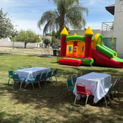 RENTA DE SILLAS Y MESAS