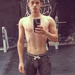 Gimnasio strong world
