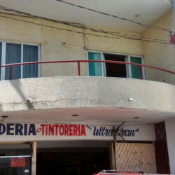 Lavandería y Tintorería "Ultra Clean"