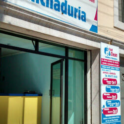 Fast & Clean Lavandería, Tintorería y Planchaduria