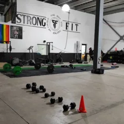 STRONG FIT