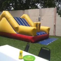 renta de sillas y mesas trampolines figueroa