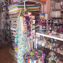 Papelería Martínez/ Casa verde