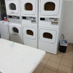 Lavamaticas Ultra Clean Laundry