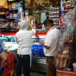 Mercería y salchichóneria