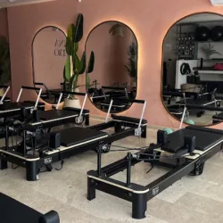 SUNNA STUDIO / pilates reformer