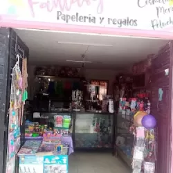 Papelería, mercería, y bonetería fantasy...CIRIOS PASCUALES , novedades, disfraces y mass