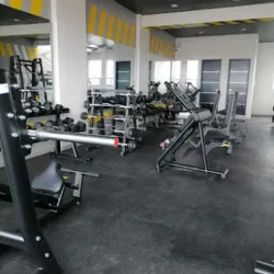 GOLDEN GYM