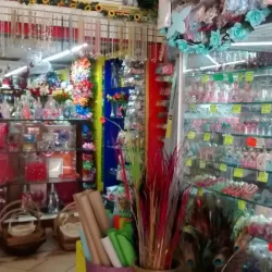 Mercería y Manualidades La Perlita