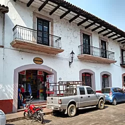 PARISINA VALLE DE BRAVO