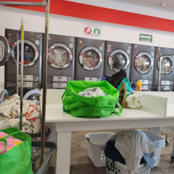 LAVANDERIA LG LAUNDRY LOUNGE