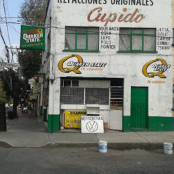La Tinto: Servicio de Tintorería, Lavado y Planchado