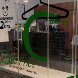 Tintorería premium One Price Cleaners