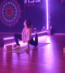 ZEN YOGA Studio by Llanas