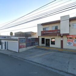Tintorería y Limpiaduria La moderna