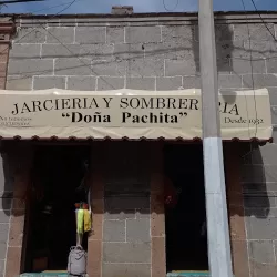 Jarcieria y Sombrereria Doña Pachita