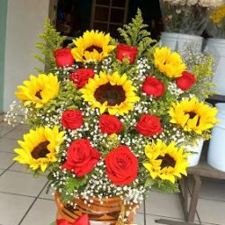 Floreria Betty Tuzantla Mich.