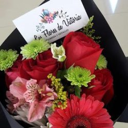Las Flores De Victoria Florería..