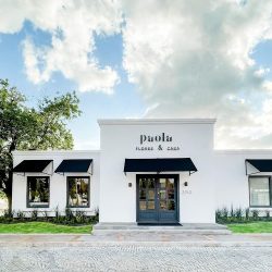 Paola Flores Y Casa