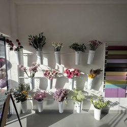 Violeta, Flores + Detalles